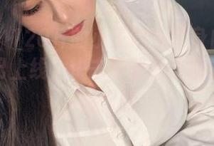微密圈 - 120斤的小王同学化身白裙女神，套图已上线，快去下载吧，别说我没提醒你哦