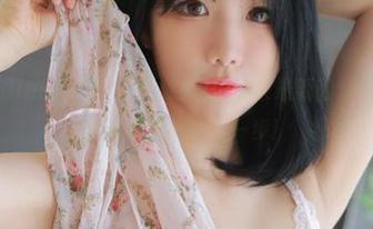 加油，Addielyn(에디린)，给我们带来最新的JK套图，大家都在等着她的下一步！