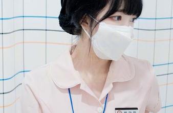 Aram(아람)与夏日风的对话：这一系列的写真里，风都透着点调皮，原图隐透着些小小的秘密。