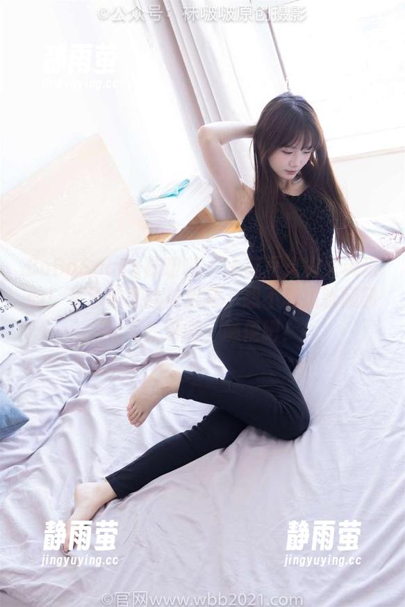 BoBoSocks袜啵啵 - 小甜豆这次又玩狠的！紫色油亮丝袜更新，想不想拍张腿部特写？好吧，随便吧！