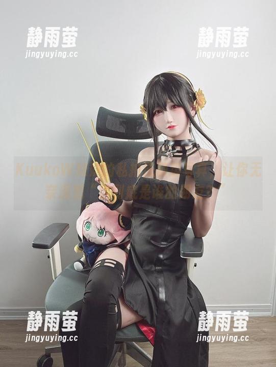 KuukoW妹妹的私拍洗脑级写真，让你无奈深思“这到底是谁的朋友？”