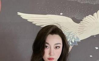 微密圈 - 穿上火红色，MIYA坐着数羊都能种草，这图包太过分！