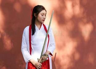 MiiTao蜜桃社 - 月音瞳的纯白之旅：原图和图包别发黄！