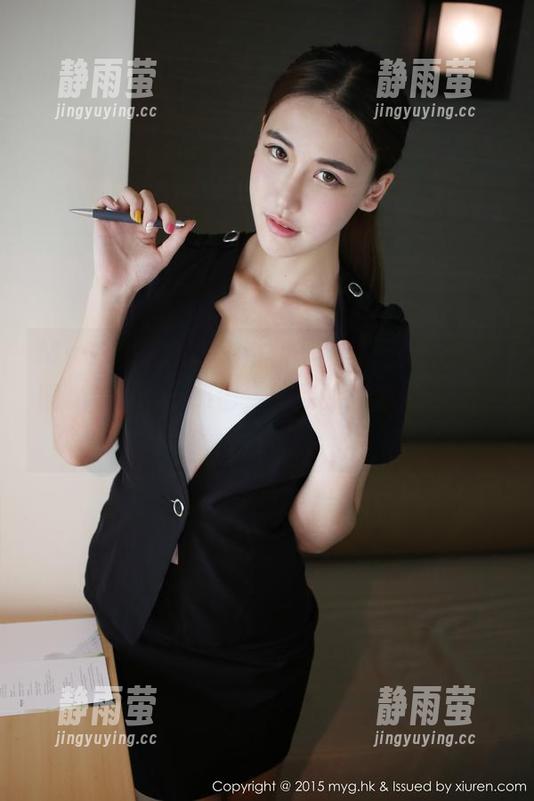MyGirl美媛馆 - 白裙子驰骋——免费下载Angela小热巴，给你的屏幕来点清新！
