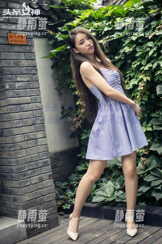 TouTiao头条女神 - 当幻雪儿穿上高跟鞋，那个无圣光的瞬间，让人禁不住多看几眼，图包还不错。