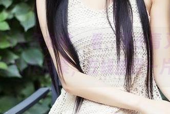 TouTiao头条女神 - 看，艾小青又在更新她的纯白作品集，在线捕捉一片空白