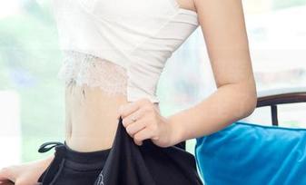 UGirls尤果网 - 你是否也被李思宁礼服皮肤火辣到，别想歪了