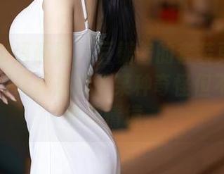 XIAOYU语画界 - 豆瓣酱的套装更新——这卷画面让我想到了某种奇怪但不想说出来的情境。