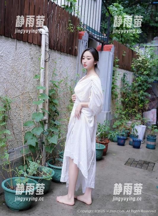 Xiuren秀人网 - 透明的UU酱，美图满满，壁纸能不能不那么让人神往？下次我要搬家直接换一面墙。