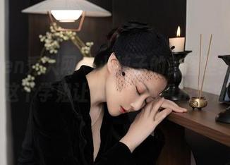 Xiuren秀人网 - 小纯子的美图壁纸又来了，这个学姐让人想背书包出去溜达！