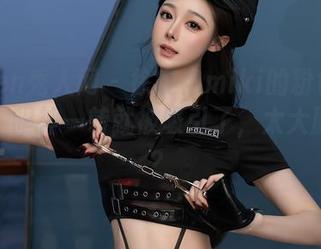 Xiuren秀人网 - 徐安冉miki的粉色私房图包，眼神一转就被吸引了，太大胆了吧？
