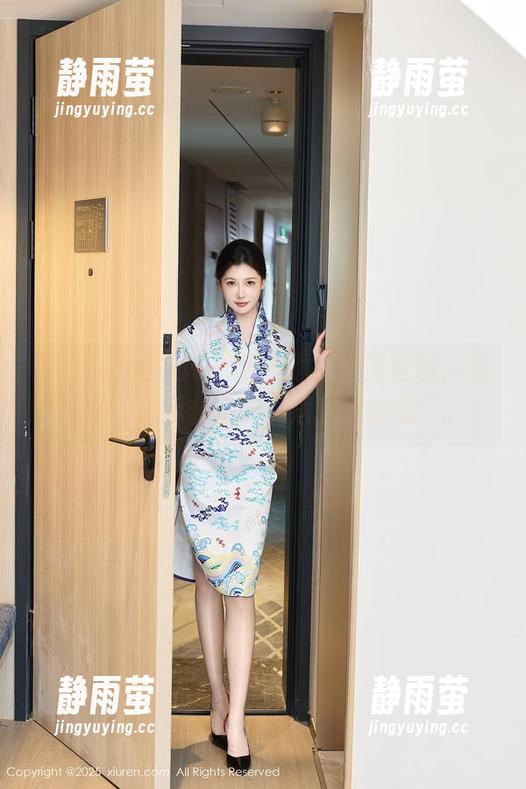 Xiuren秀人网 - 是小逗逗居家套图，免费给你展示什么叫“居家太舒适”。