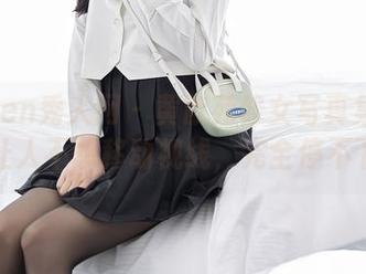 Xiuren秀人网 - 黄歆苑修女写真集：高清得让人不想移动视线，完全停不下来了