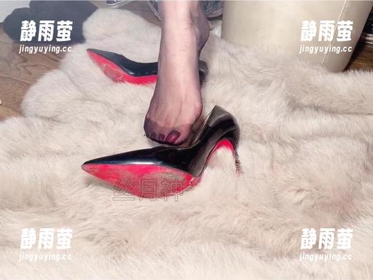 微密圈 - “丝月神”携带皮裤与细带高跟网袜，轻松撩拨时光写真集！
