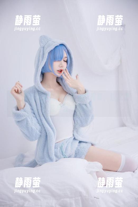 仙九Airi 图册展示:仙九Airi的女仆写真,轻松俏皮与性感相依