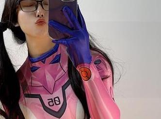 微密圈 - 在线冒险，俏妞qiaoniuTT学妹，图片堆里藏着多少风华正茂的青春呢？