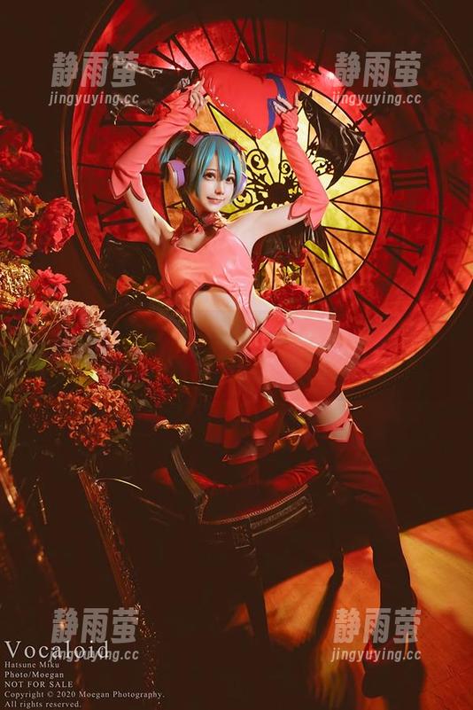 曾经的少女梦在冲田凛花rinka的全套写真里复活，走着走着，眼泪都要出来了。