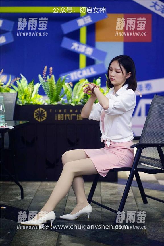 初夏女神 - 环环最新写真：镂空，果然是个敢尝试的女孩。