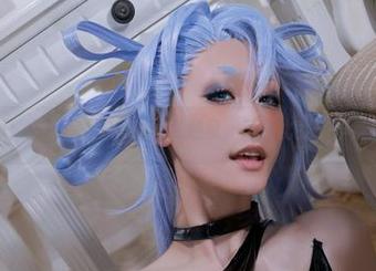 最新写真：北哥完全OK的红光魅魔，颜值比我的早晨还惊讶！