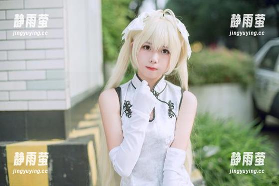 蓝色之夏：向小圆的作品集，下载之后，你的手机相册会被蓝色淹没哦！