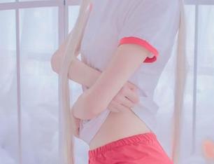 在喵糖映画的黑丝JK制服合集里找到...一种说不清的微妙！