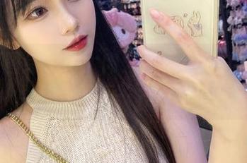 这组原图绝了，大肉丸Amiee的校服穿搭果然有股不一样的味道。