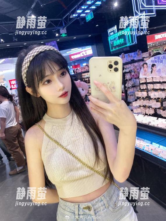 这组原图绝了，大肉丸Amiee的校服穿搭果然有股不一样的味道。