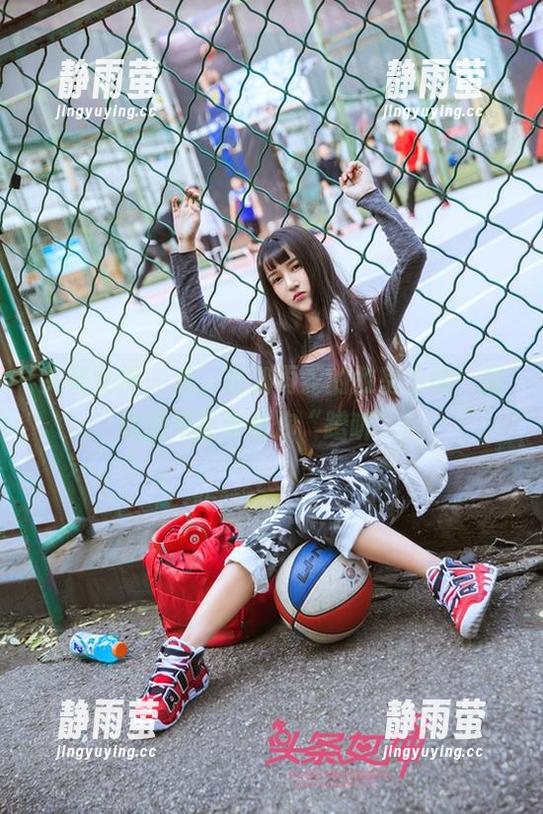 头条女神 - 走，去刘雨露的教室上课！福利图集正等着你“蹭听”！