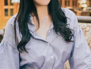 头条女神 - 当李丽莎选择连体衣在线，果然颠覆了‘上下身分开’的传统