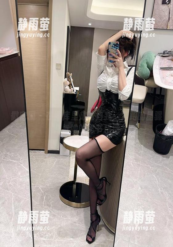 微密圈 - 在图库里放飞自我：奔跑的晶骡儿与她的秘书精选