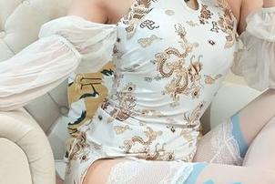 小女巫露娜家的在线高清访问，有些角落让我想起我自己的超乱，哈哈，她真的巧妙！