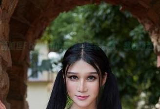 尤物馆 - 孟狐狸FoxYini的新私拍泳装合集，我也想这么洒脱地喝着冰饮