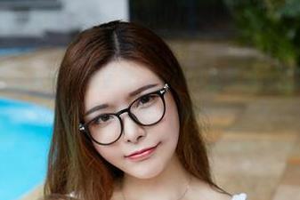 尤物馆 - 这组写真，陆萱萱Cecilia就是那位在湖边犹豫要不要跳舞的女神吗？