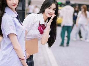 尤蜜荟 - 原图：Cris_卓娅祺的美腿，偶尔瞥一眼，会否让我也想学学这优雅？