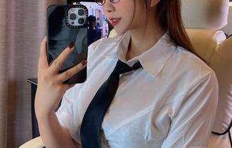 微密圈 - 居家不无聊，张思允nice在线分享“资源”：让你离开沙发只为上厕所！