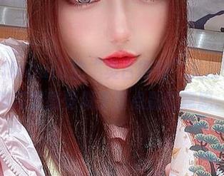彩芸_Nebula的“奥古斯特”美图合集，脑海里感觉似乎有点别的意思。