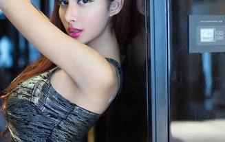推女郎 - 这图包里的娜露穿红裙，撩得我想自我反省一下…