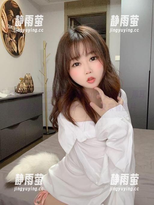 仔细看！是依酱吖化身bunnygirl，那耳朵太抢眼了！更新一波，快来看图片