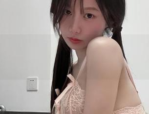 微密圈 - 在线支持，火龙果羊的礼服，今天穿的更像个半夜出门的角色扮演者！