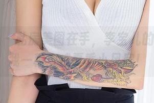 爱尤物 - 私房美图在手，李宝儿的夏天让我一秒变成夏季小风扇！