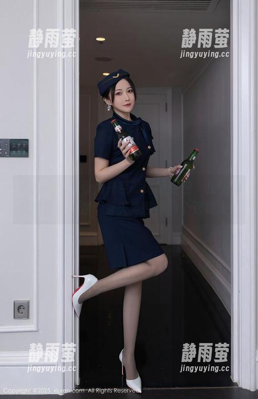 秀人网-周井空 秀人网 - 观看周井空的透明图包,我恍惚有种预感…这个夏天要装得像个透明人!