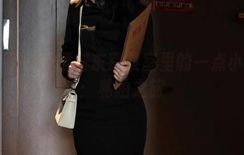 秀人网 - 香澄在东京教室里的一点小悬念：私拍之旅