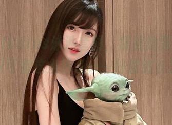 腐团儿Ikaros泳池套图，跟随她飘动的身影，只可惜这条泳道……好像悠长又迷离。