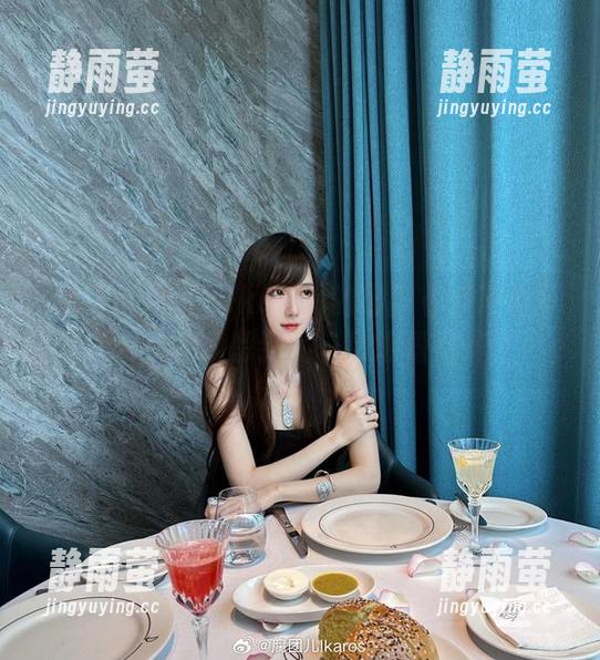 OMG！腐团儿Ikaros的最新《艾米莉娅》图片，你能想到的一切滑稽都齐了！