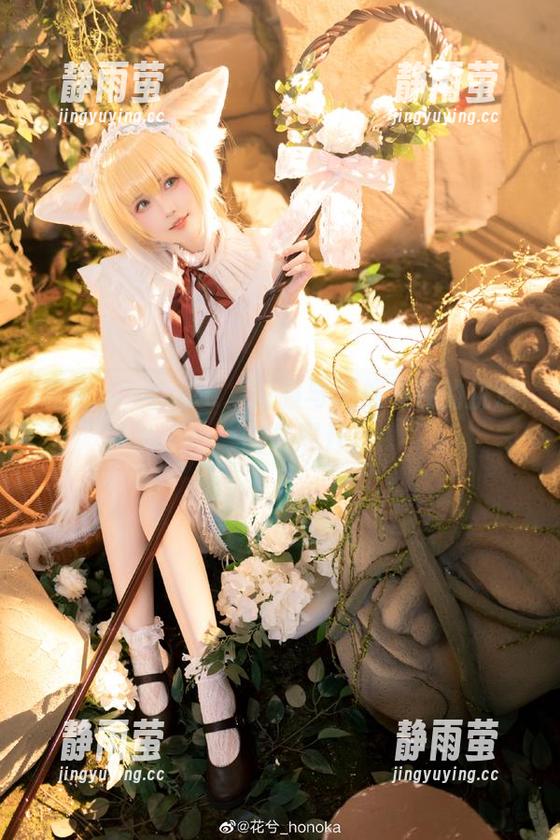 花兮_honoka 花兮_honoka、制服与无处不在的挑逗——图集展开。