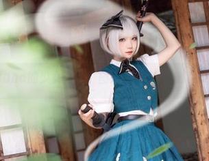 花柒Hana的少女写真，图片好像在偷偷对我眨眼。