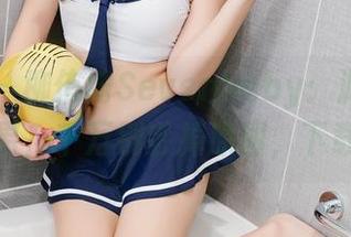 菠萝社 - 柳侑绮Sevenbaby：游池里的传奇猛男，千万别丢掉原图，下载走起！