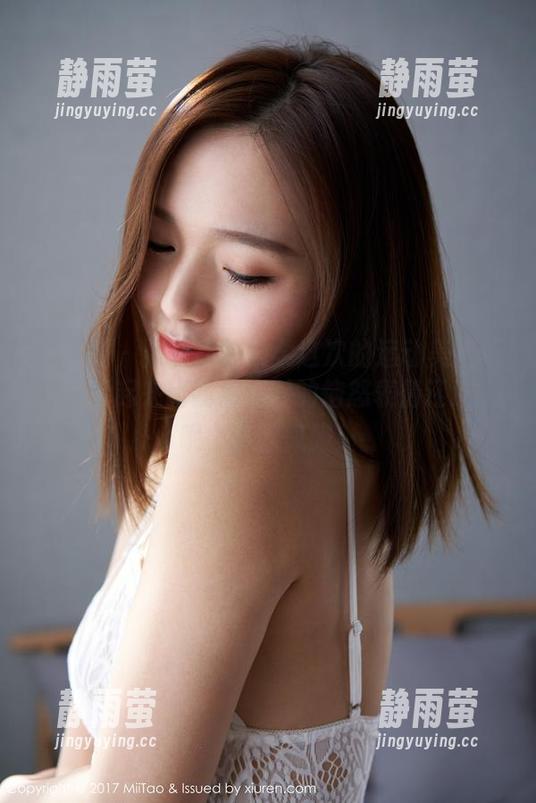 蜜桃社 - 阿咧？林柔柔这次的运动美图更新，看起来比我晨跑时的恼怒表情还迷人呢，佩服佩服！