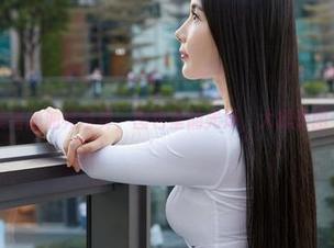 蜜桃社 - 美绪的油亮写真，图包里的光泽，大概是图个好玩吧？