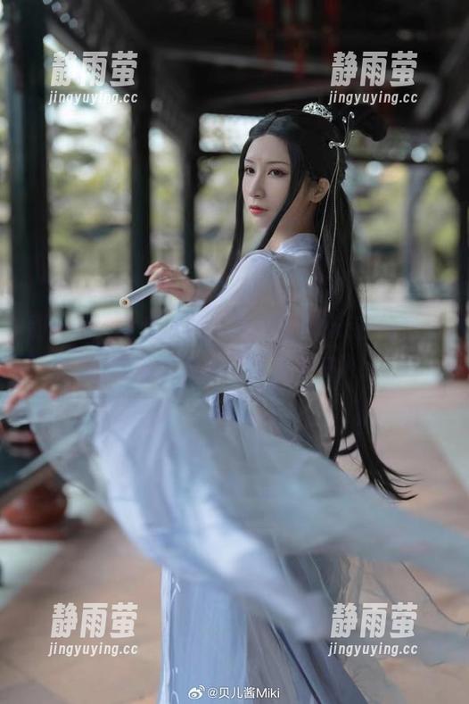 别眨眼！全套原图，贝儿酱Miki在纯白里轻松自如，简直是画中人